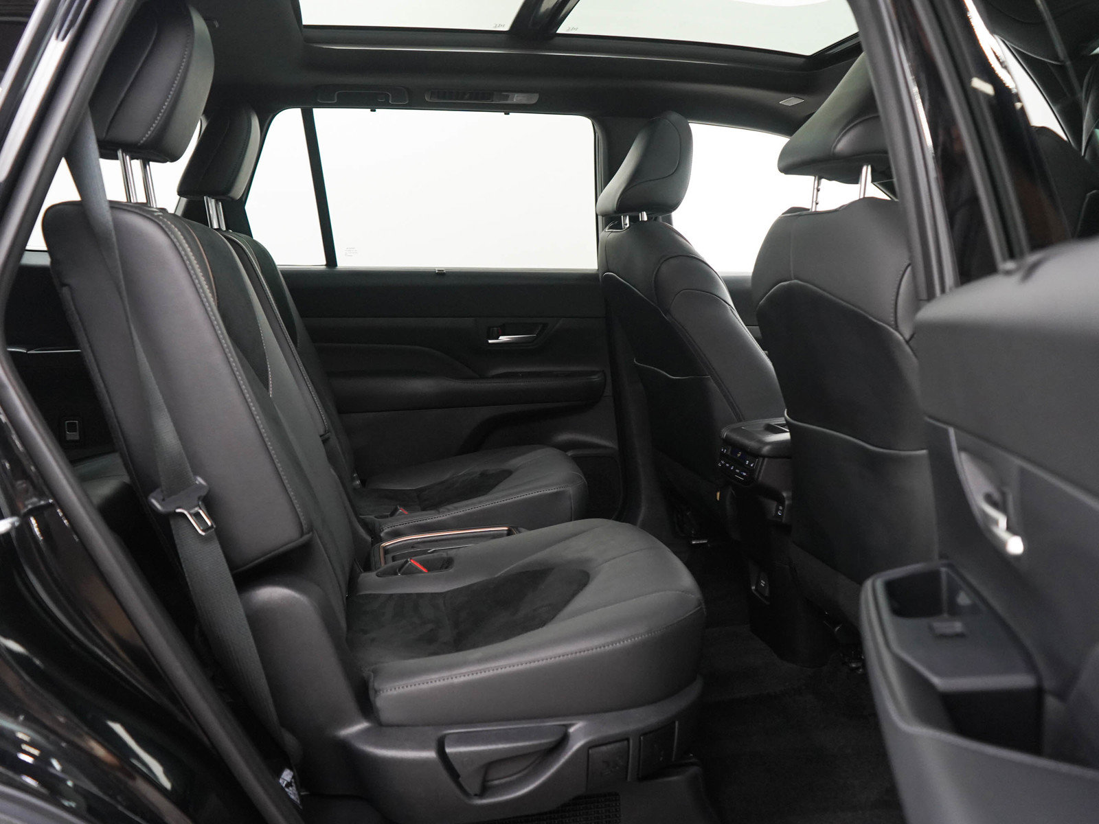 Used 2025 Toyota Grand Highlander AWD Hybrid image 12