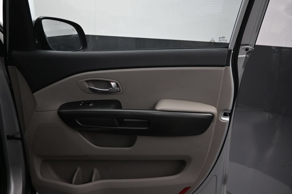 Used 2021 Kia Sedona EX FWD image 21
