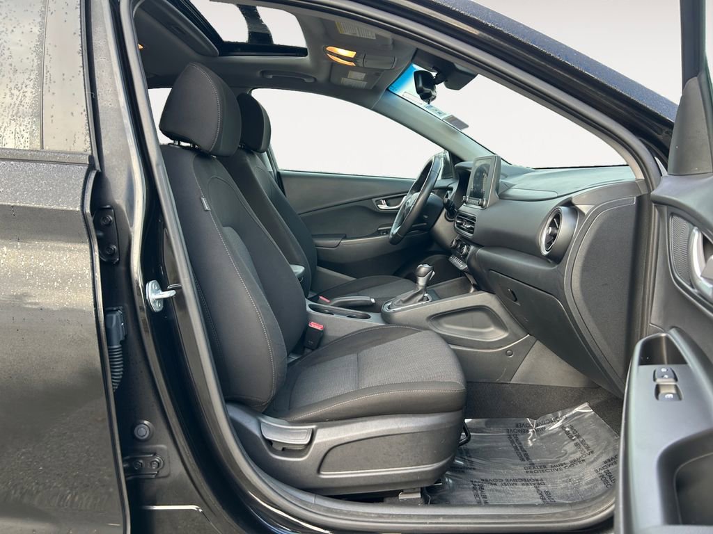 Used 2022 Hyundai Kona SEL w/ Convenience Package image 11