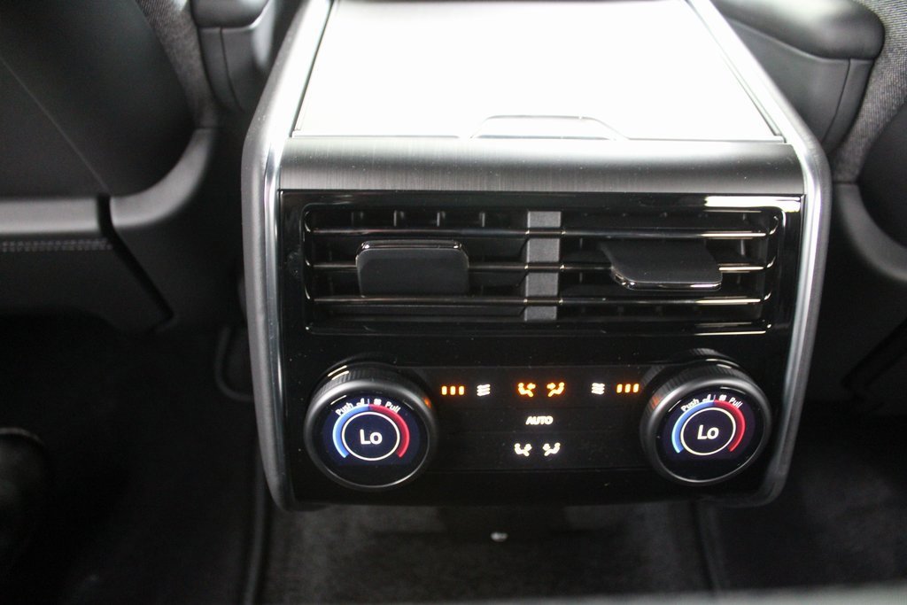 New 2025 Land Rover Range Rover SV image 27