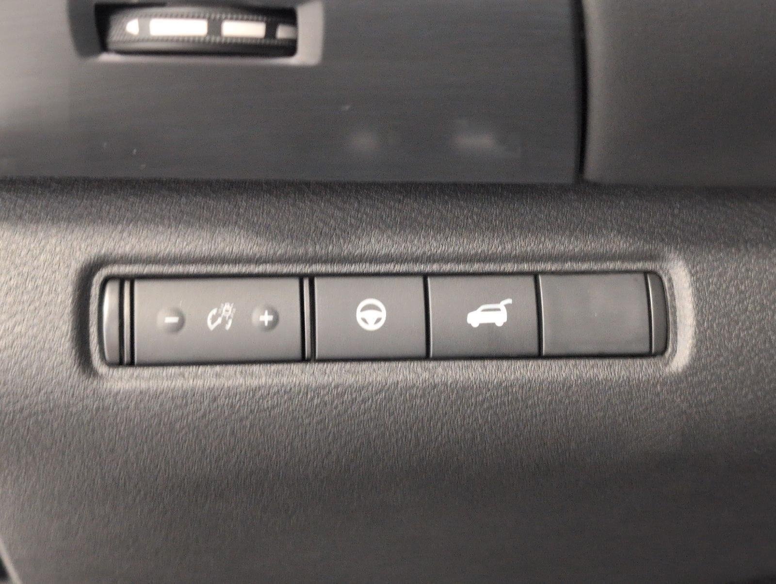 Used 2025 Nissan Pathfinder SL w/ Cargo Package AWD/4WD image 11