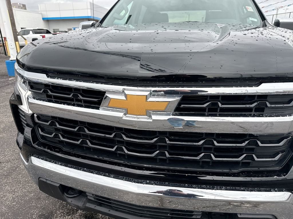 Used 2025 Chevrolet Silverado 1500 LT image 32