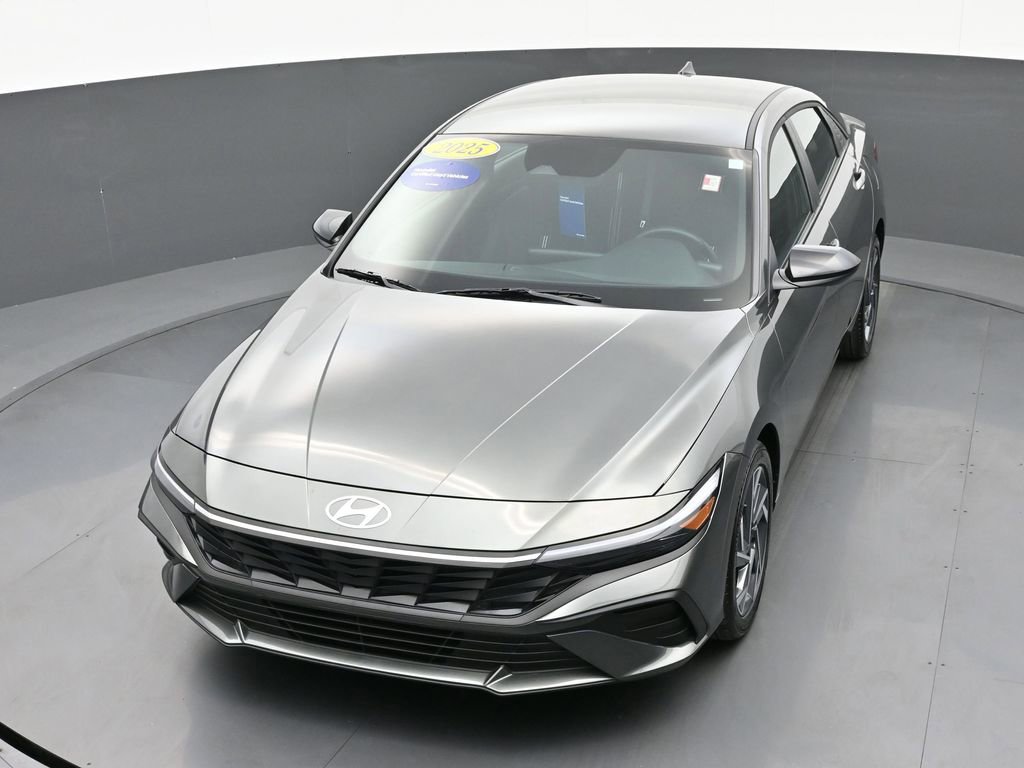 Used 2025 Hyundai Elantra Sport image 44