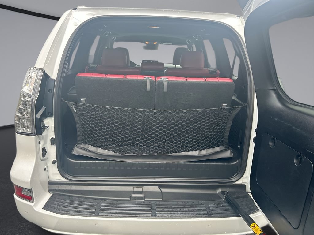 Used 2023 Lexus GX 460 Luxury w/ Accessory Package AWD/4WD image 13