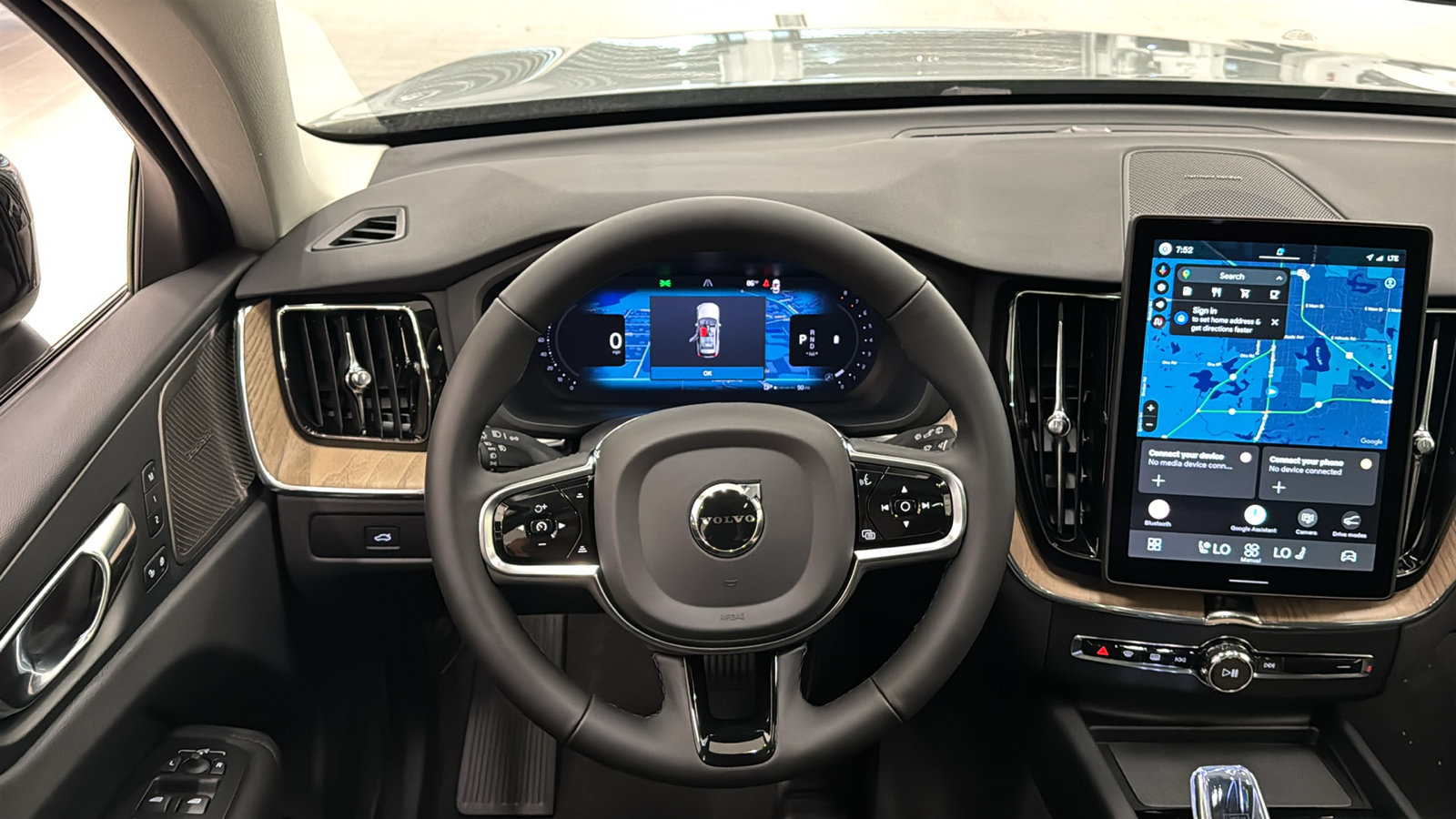 New 2027 Volvo XC60 B5 Plus AWD/4WD image 12