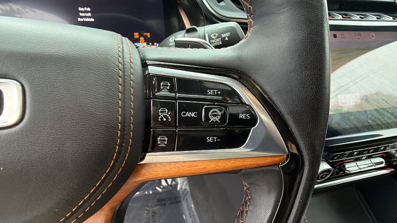 Used 2022 Jeep Grand Cherokee L Summit AWD/4WD image 32