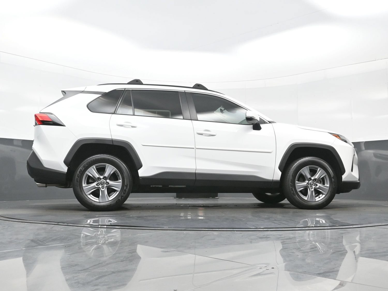 Used 2022 Toyota RAV4 XLE w/ Convenience Package AWD/4WD image 35