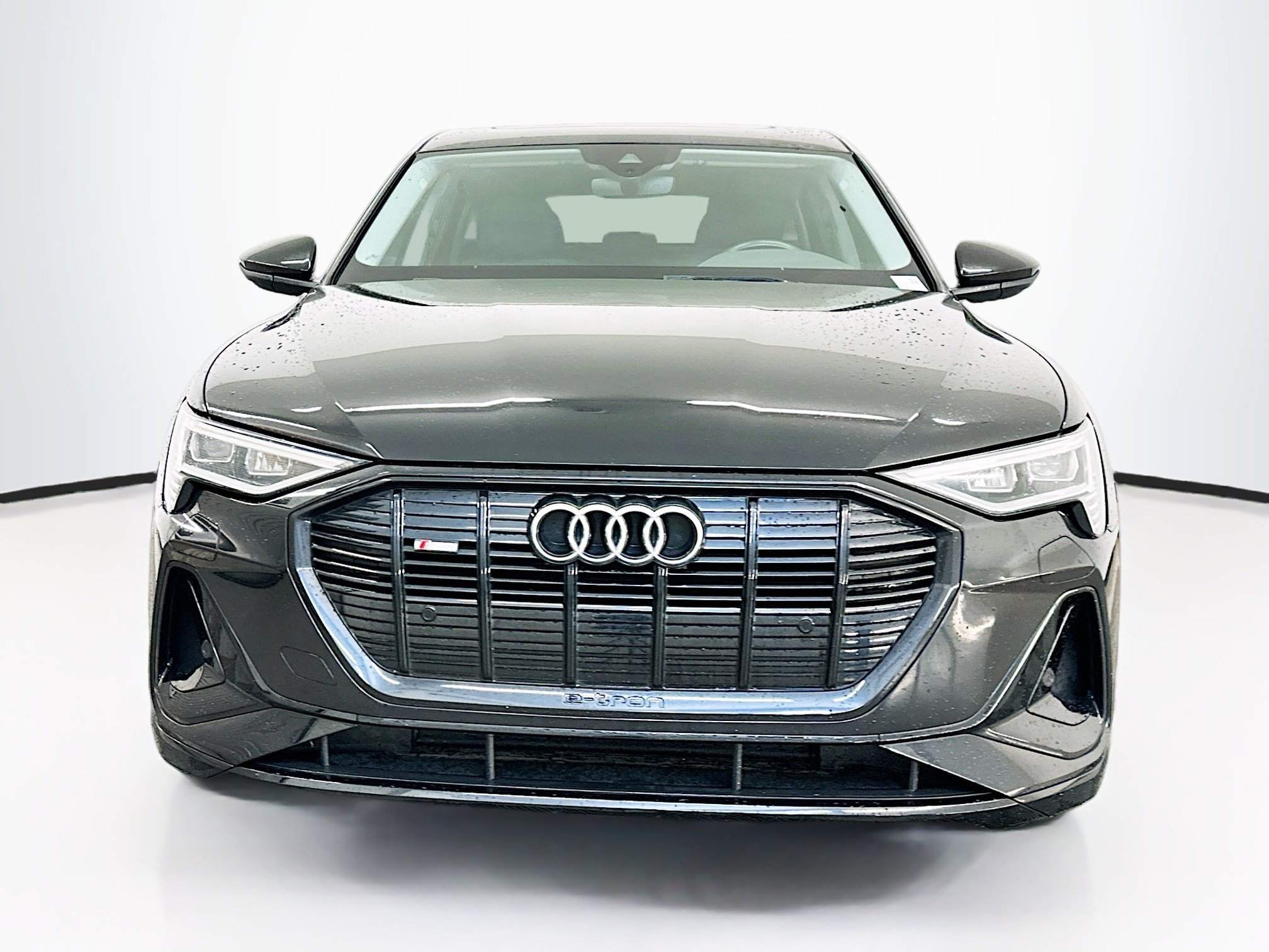 Used 2021 Audi e-tron Premium w/ Black Optic Package AWD/4WD image 2