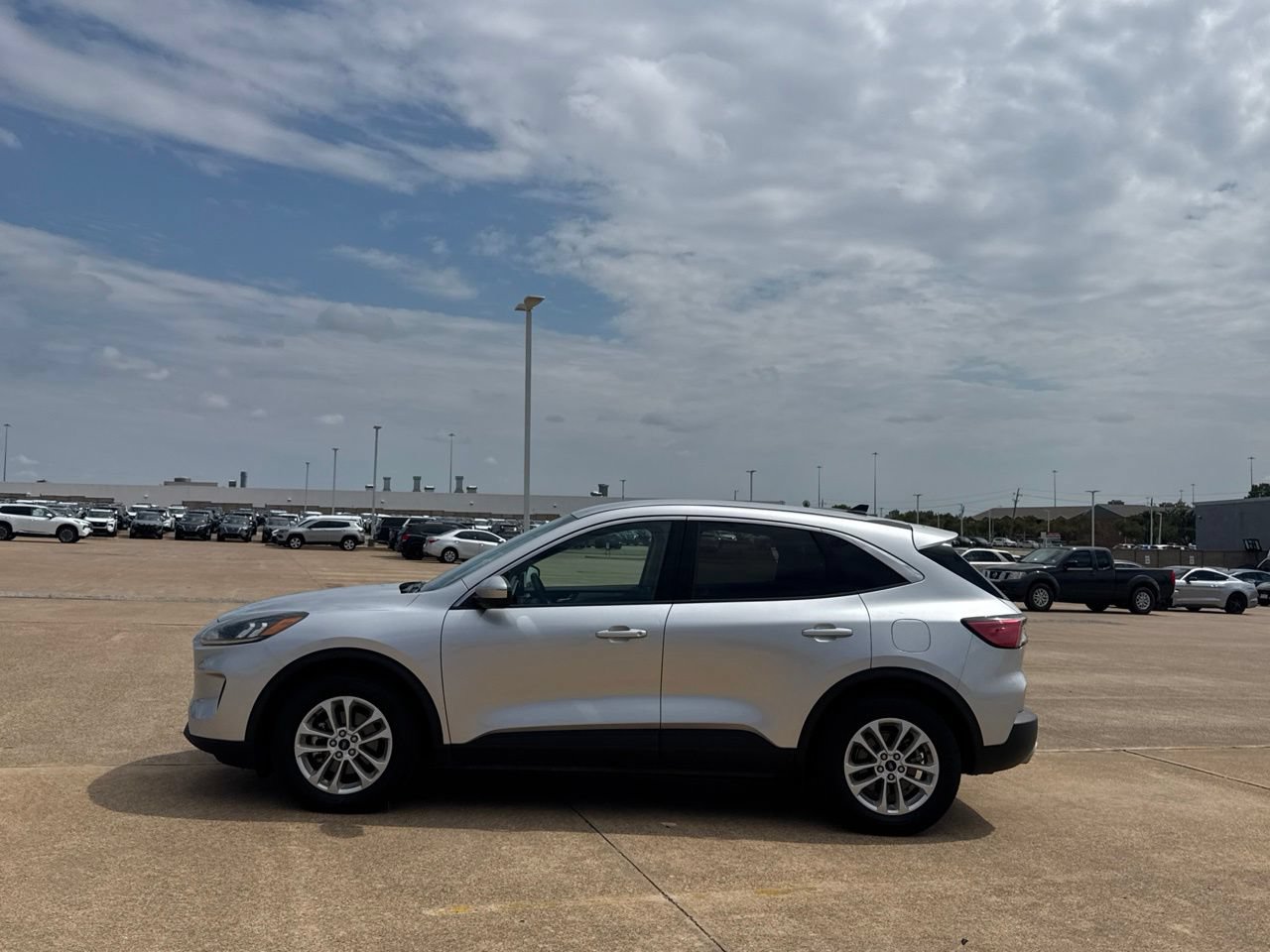 Used 2020 Ford Escape SE FWD image 15