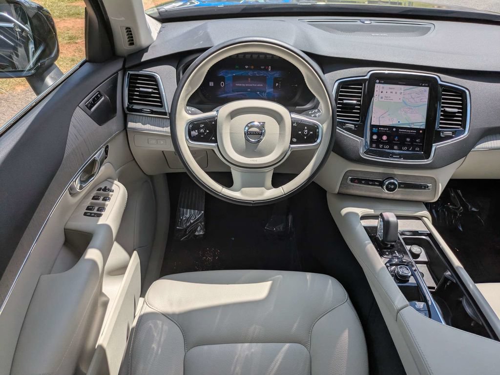Used 2024 Volvo XC90 T8 Plus AWD/4WD image 17
