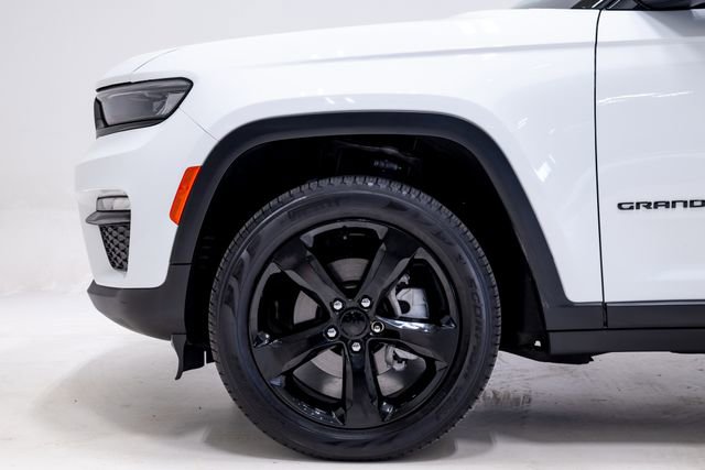 Certified 2023 Jeep Grand Cherokee Limited w/ Black Appearance Package image 22