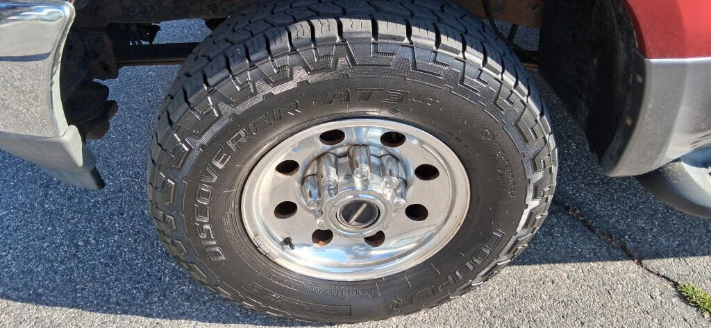 Used 2004 Ford Excursion XLT image 9