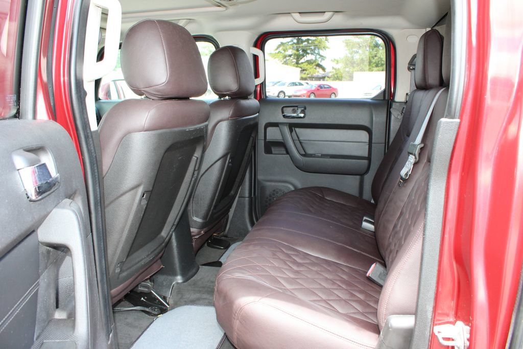 Used 2010 HUMMER H3T w/ Appearance Package AWD/4WD image 7