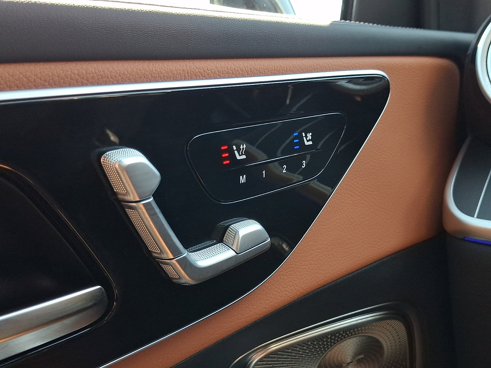 Certified 2026 Mercedes-Benz GLC 300 4MATIC image 24