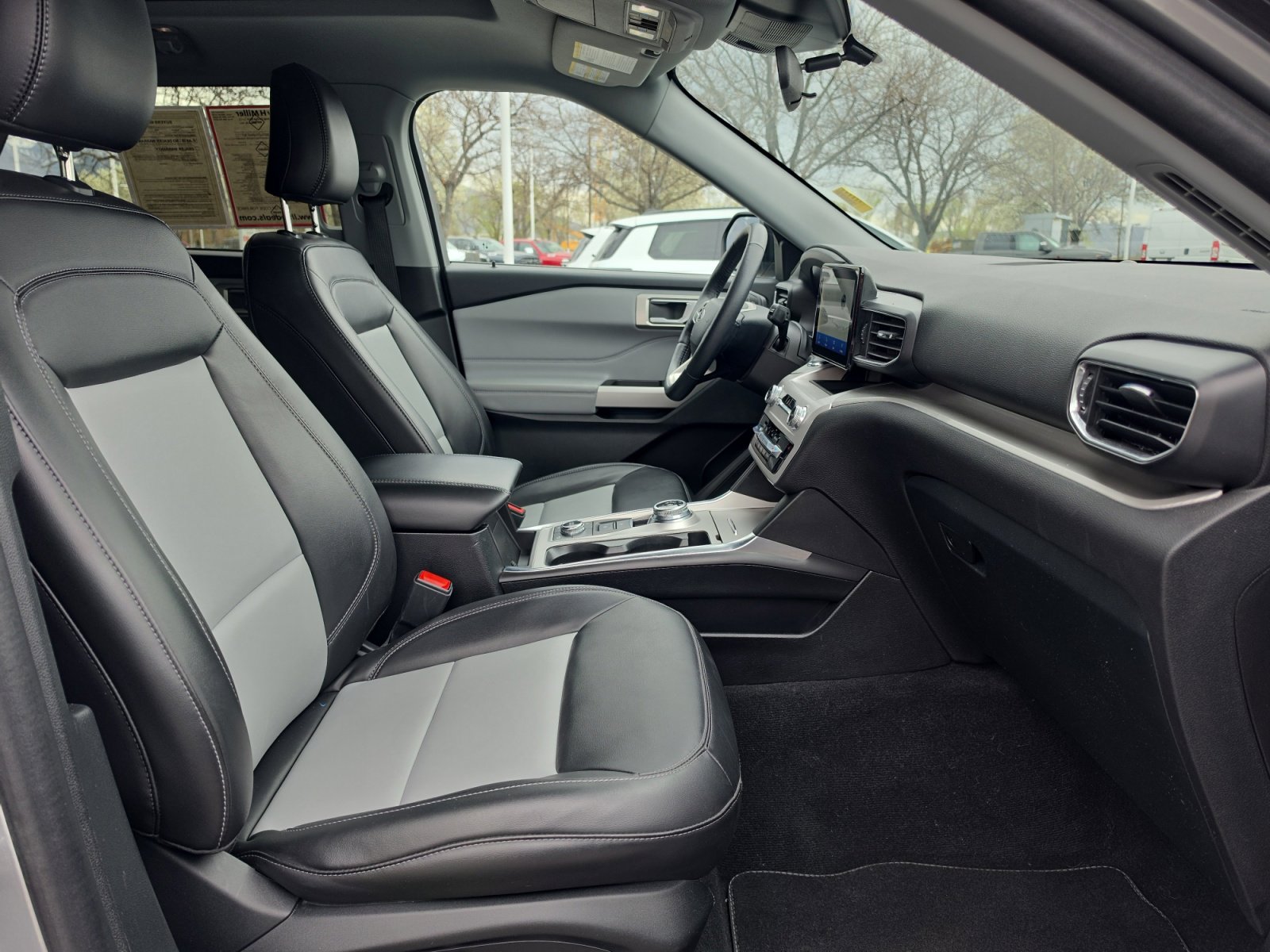 Used 2024 Ford Explorer XLT w/ Equipment Group 202A image 32