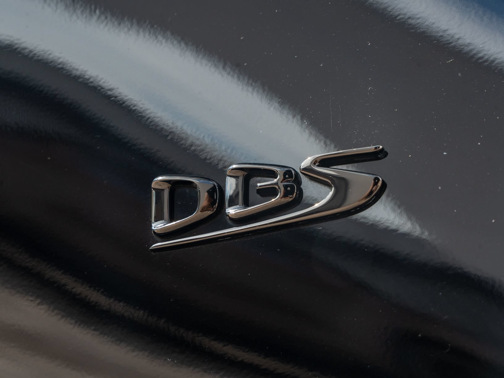 Used 2023 Aston Martin DBS Superleggera Volante RWD image 33