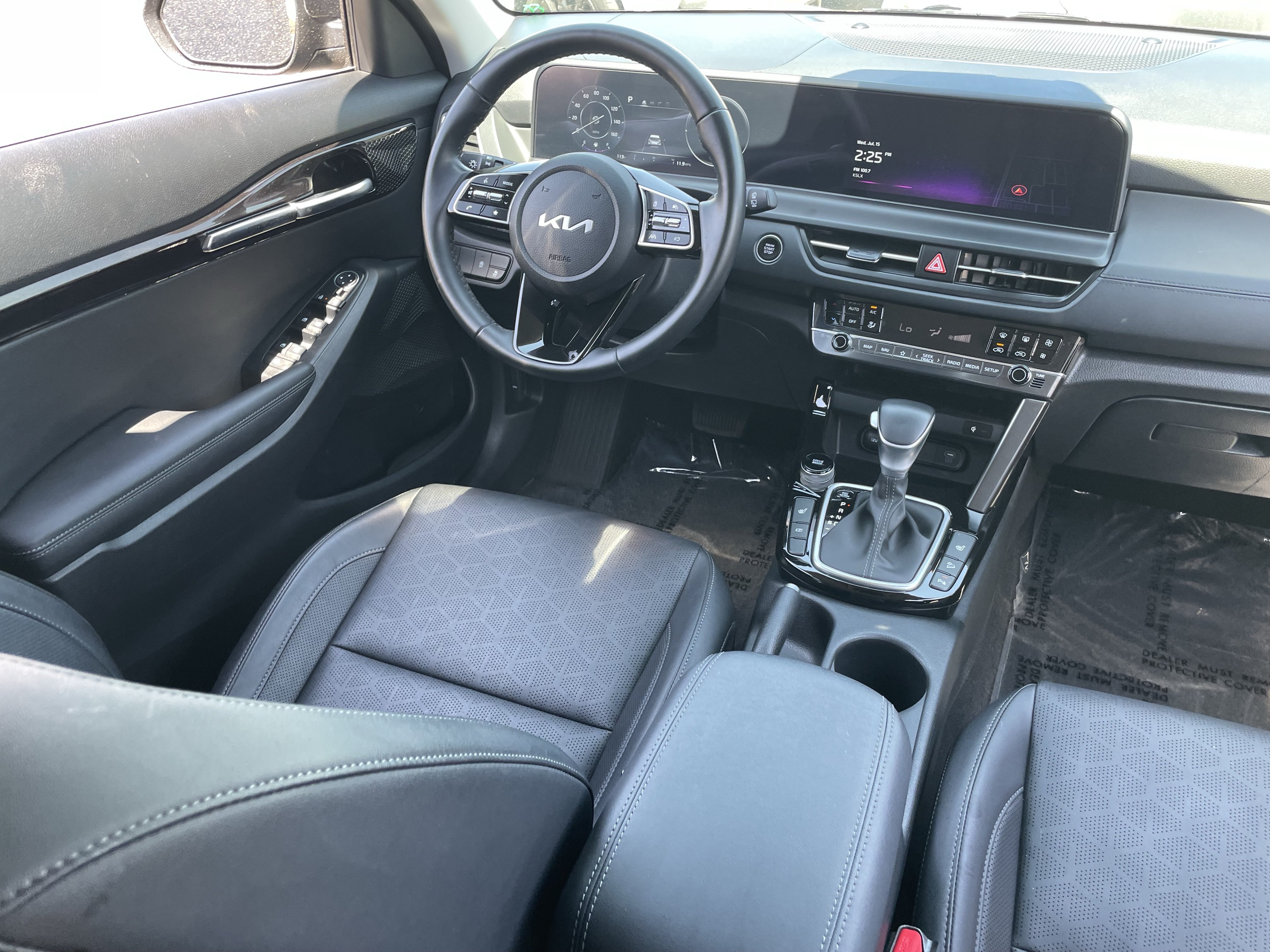 Certified 2025 Kia Seltos EX w/ EX Sunroof Package FWD image 12