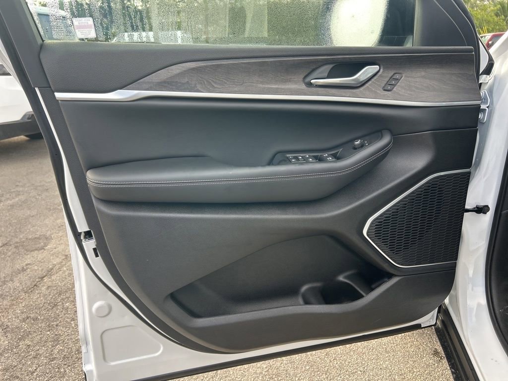 New 2026 Jeep Grand Cherokee Limited image 35