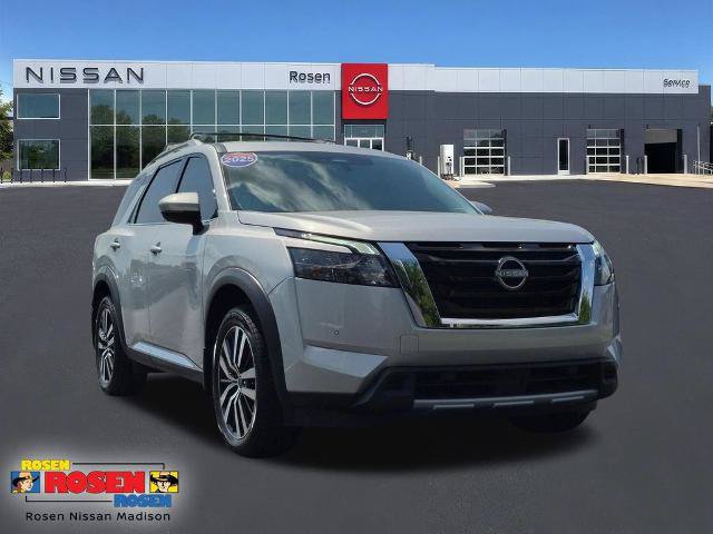 Certified 2025 Nissan Pathfinder Platinum FWD image 1