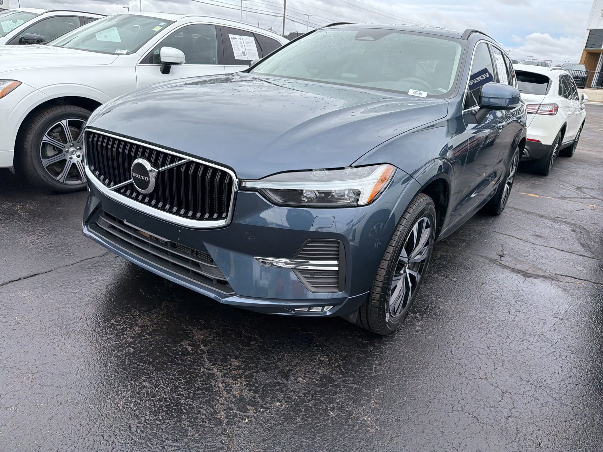 Used 2023 Volvo XC60 B5 Core w/ Climate Package image 1