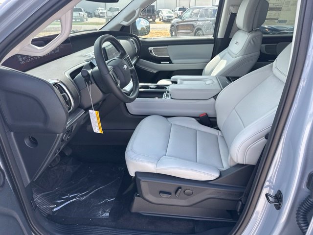 New 2027 Ford Expedition Max Platinum w/ Driver's Package AWD/4WD image 2