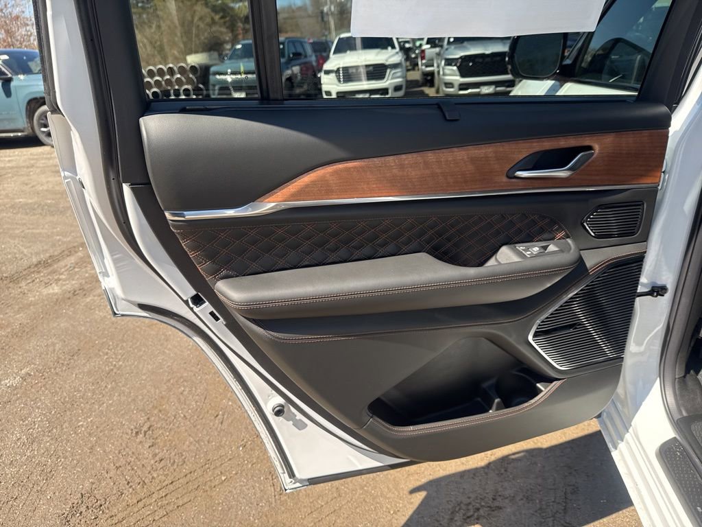 New 2026 Jeep Grand Cherokee L Summit image 28