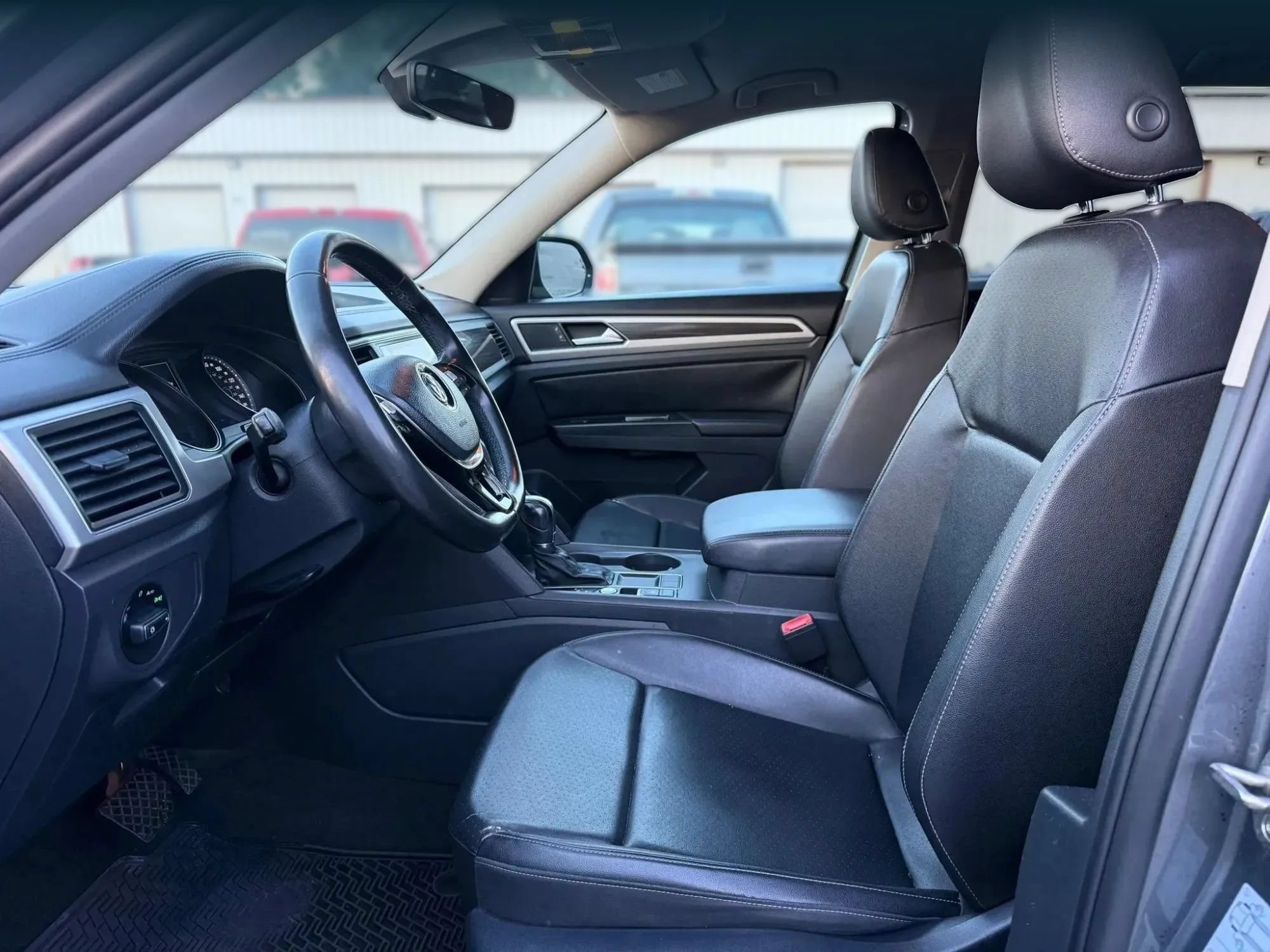 Used 2018 Volkswagen Atlas SE FWD image 2