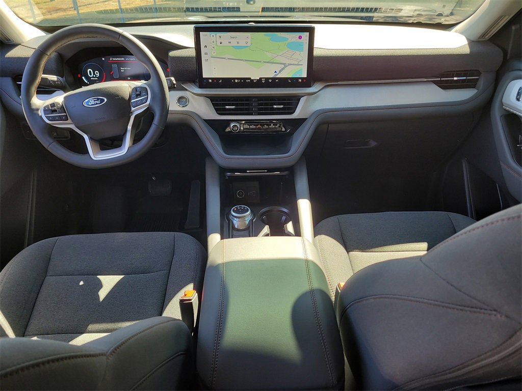 Used 2025 Ford Explorer Active image 13