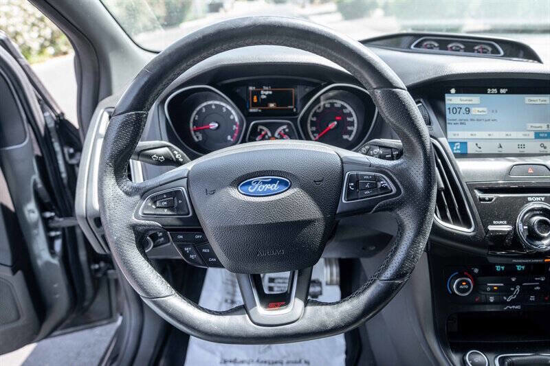 Used 2016 Ford Focus ST w/ Equipment Group 402A image 13