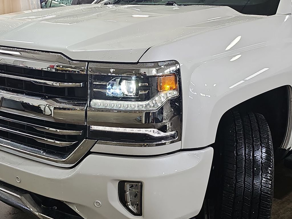 Used 2018 Chevrolet Silverado 1500 High Country image 37