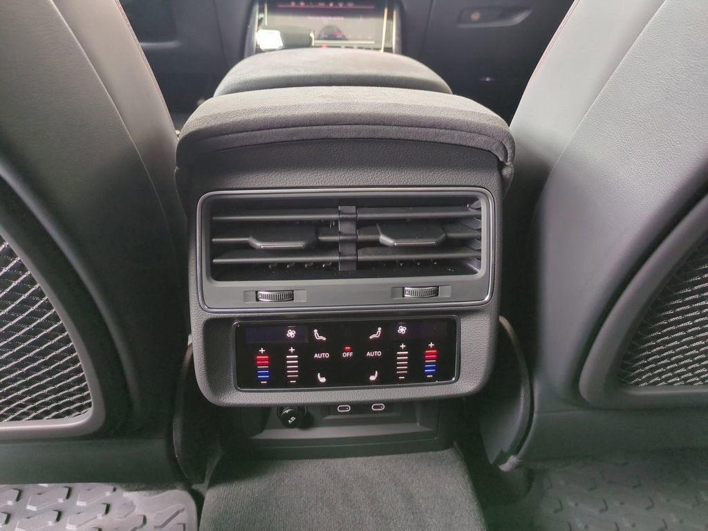 New 2026 Audi RS Q8 performance image 29