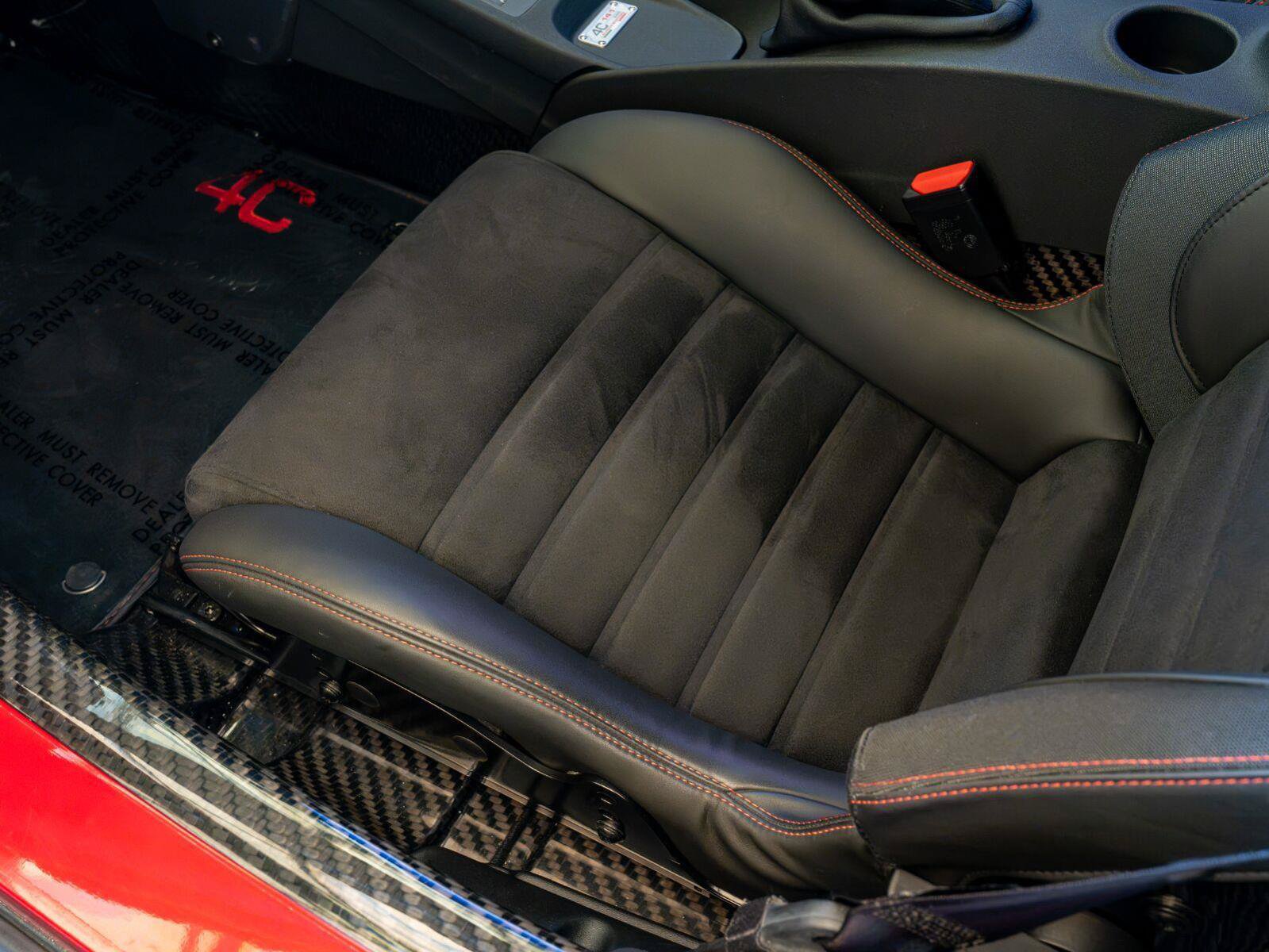 Used 2015 Alfa Romeo 4C Launch Edition w/ Convenience Group RWD image 12