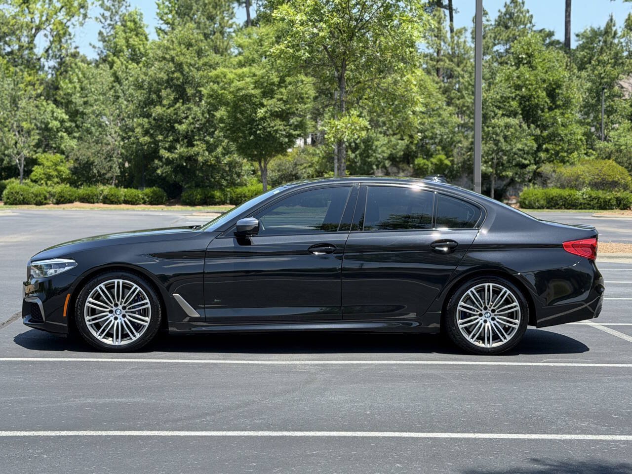 Used 2020 BMW M550i xDrive w/ Executive Package AWD/4WD image 4