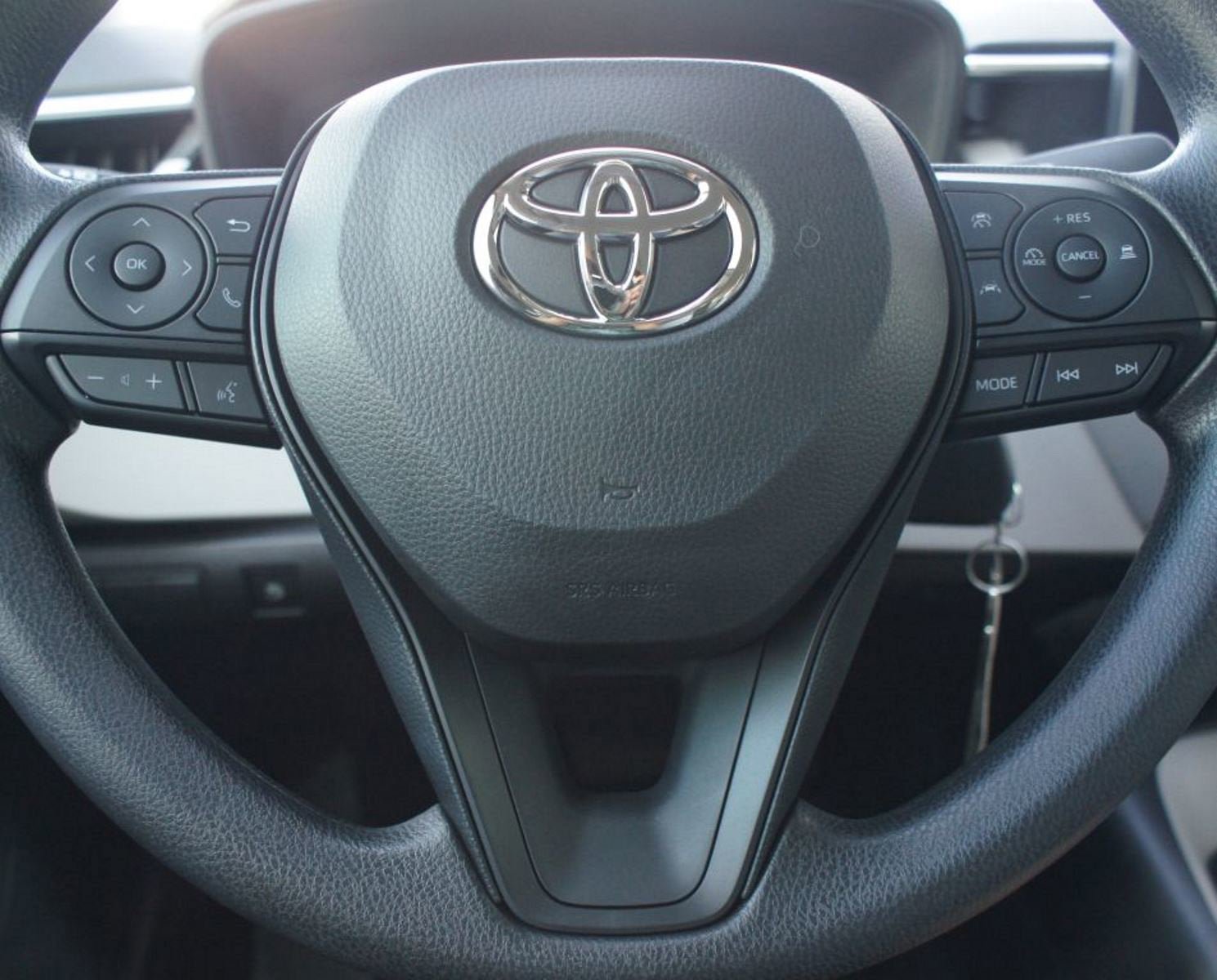 Used 2026 Toyota Corolla LE FWD image 13