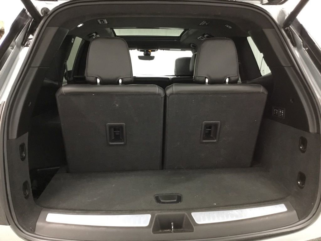 Used 2023 Cadillac XT6 Sport w/ Platinum Package image 16