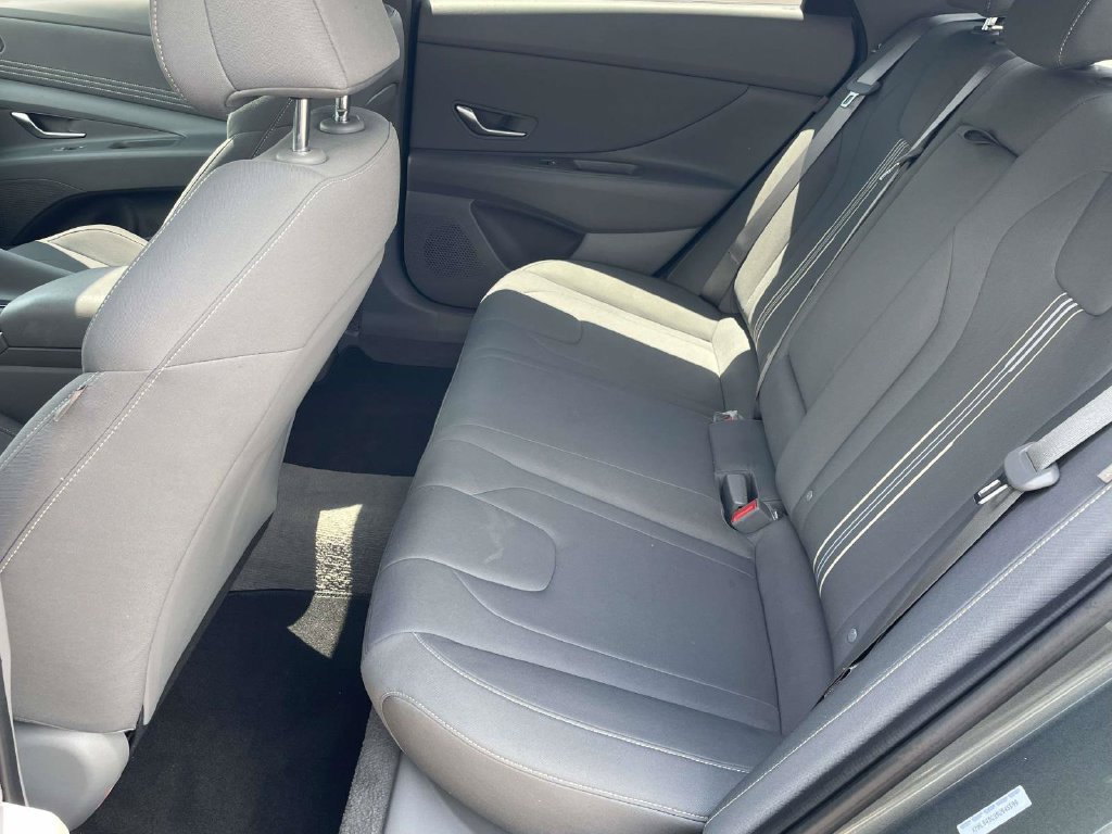 Used 2025 Hyundai Elantra SEL FWD image 9