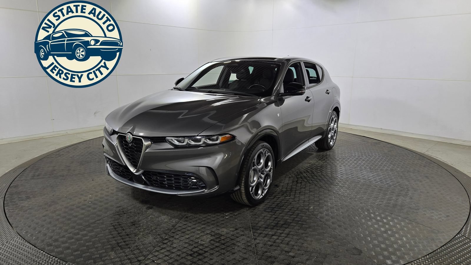 Used 2024 Alfa Romeo Tonale Ti w/ Active Assist Package AWD/4WD image 3