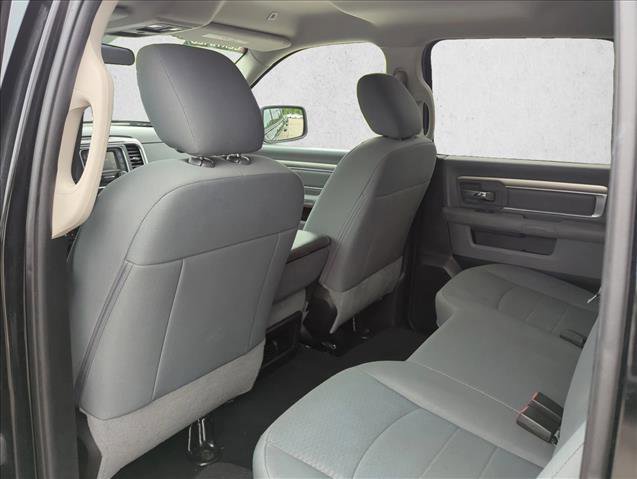 Used 2019 RAM 1500 Classic SLT AWD/4WD image 18