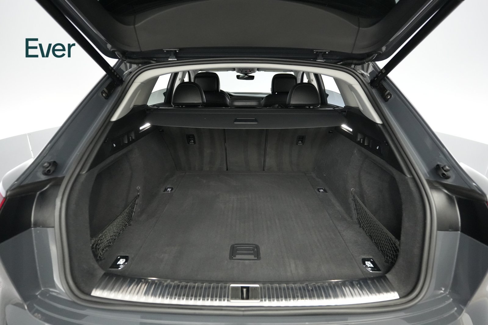 Used 2024 Audi Q8 e-tron Premium Plus w/ Prestige Package AWD/4WD image 8