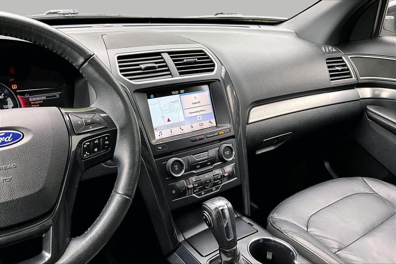 Used 2018 Ford Explorer XLT w/ Equipment Group 202A AWD/4WD image 7