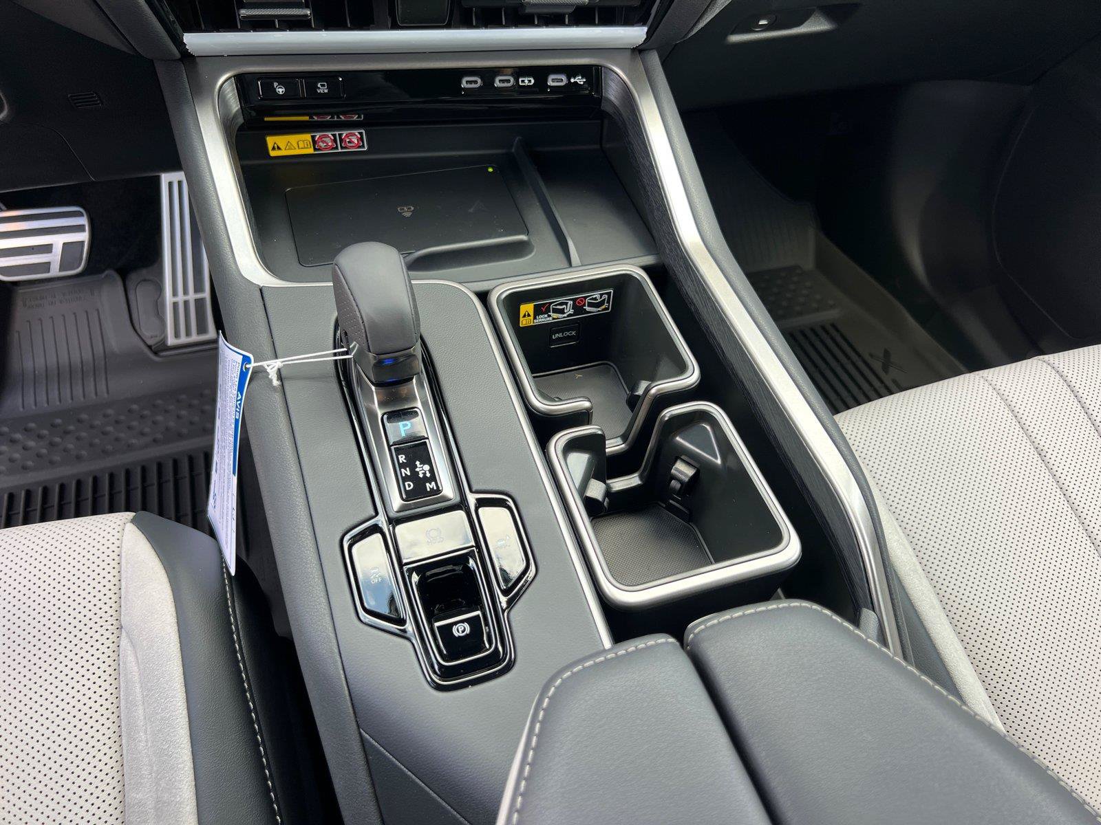 New 2026 Lexus TX 500h AWD image 24