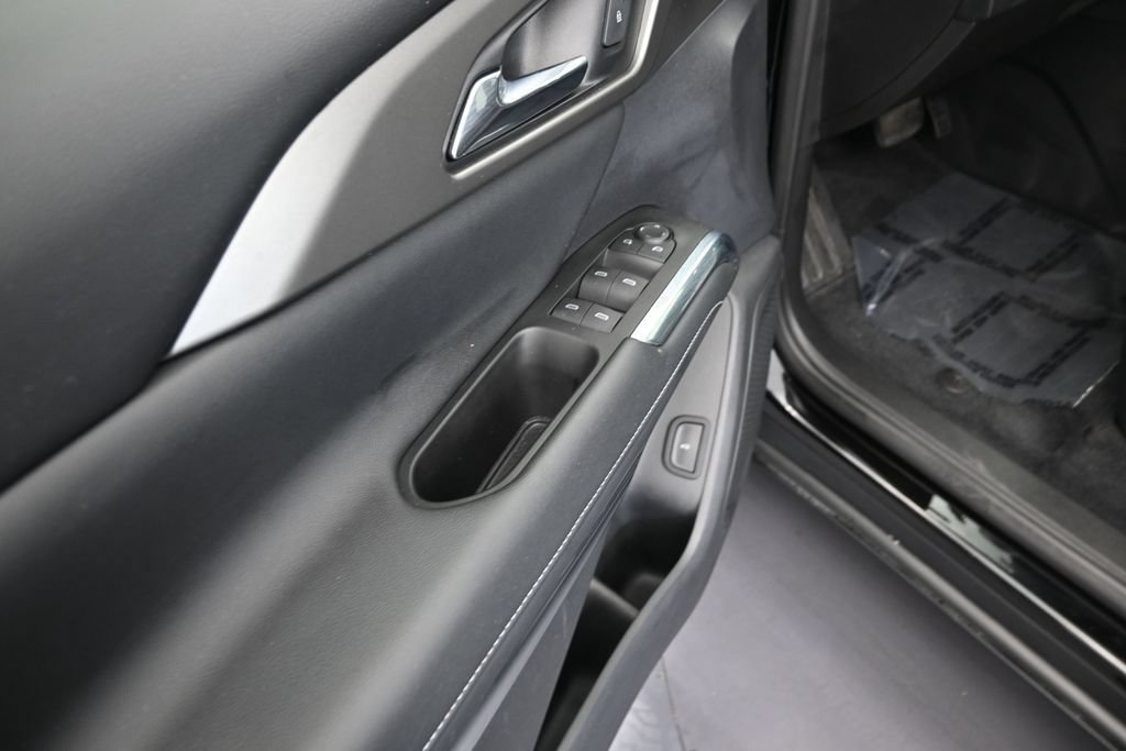 Used 2024 Chevrolet Traverse LS w/ Midnight/Sport Edition FWD image 10