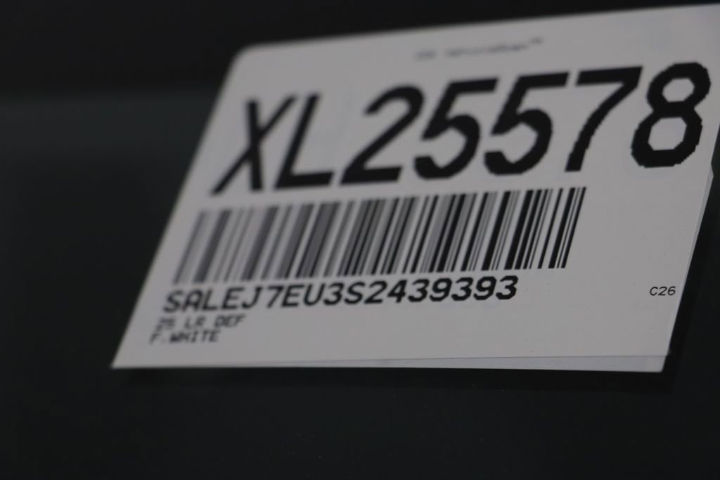 Used 2025 Land Rover Defender 110 S image 26
