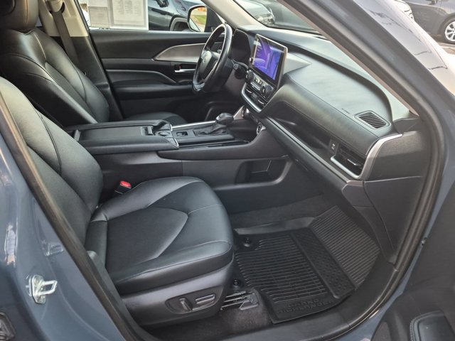 Used 2024 Toyota Grand Highlander AWD image 5