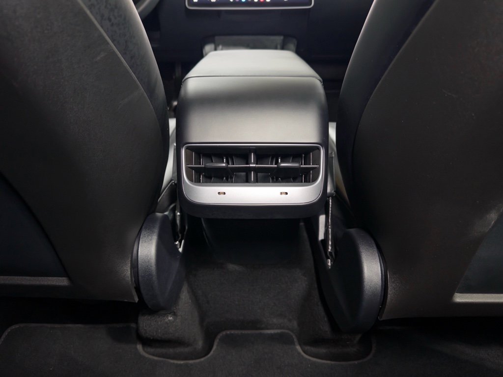 Used 2024 Tesla Model Y Long Range image 19
