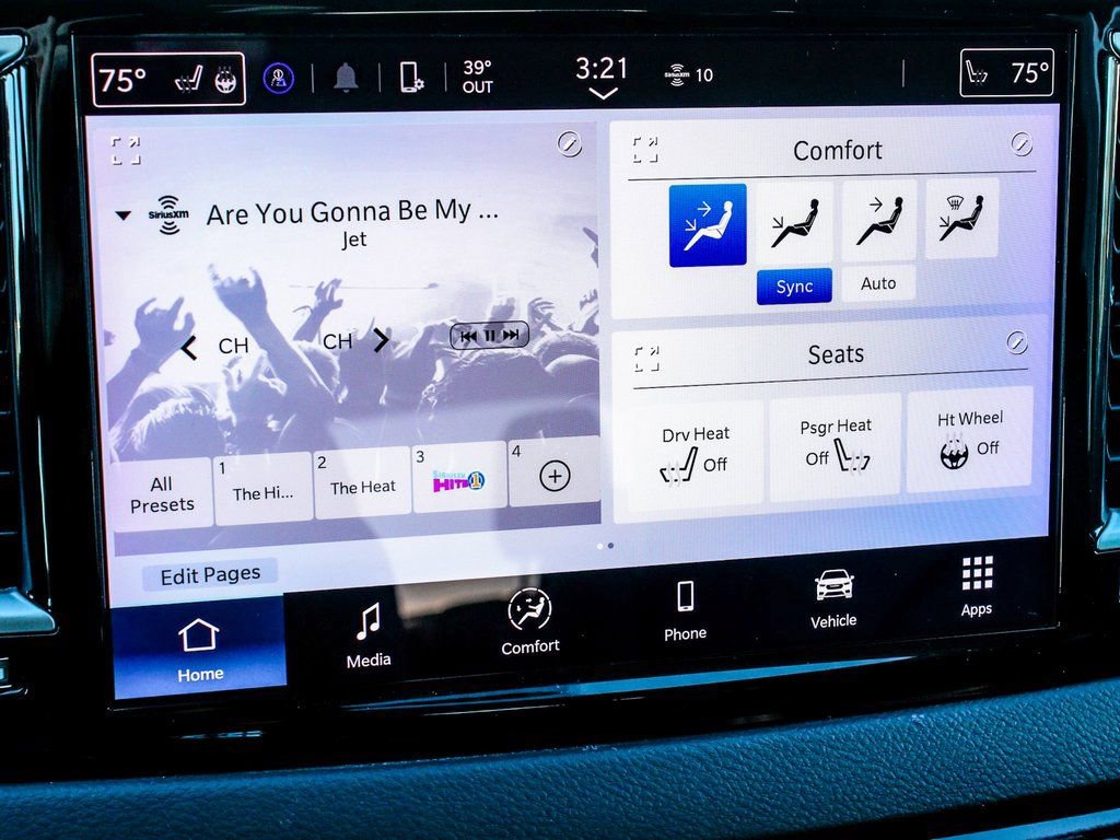 Used 2024 Chrysler Pacifica Touring-L image 18