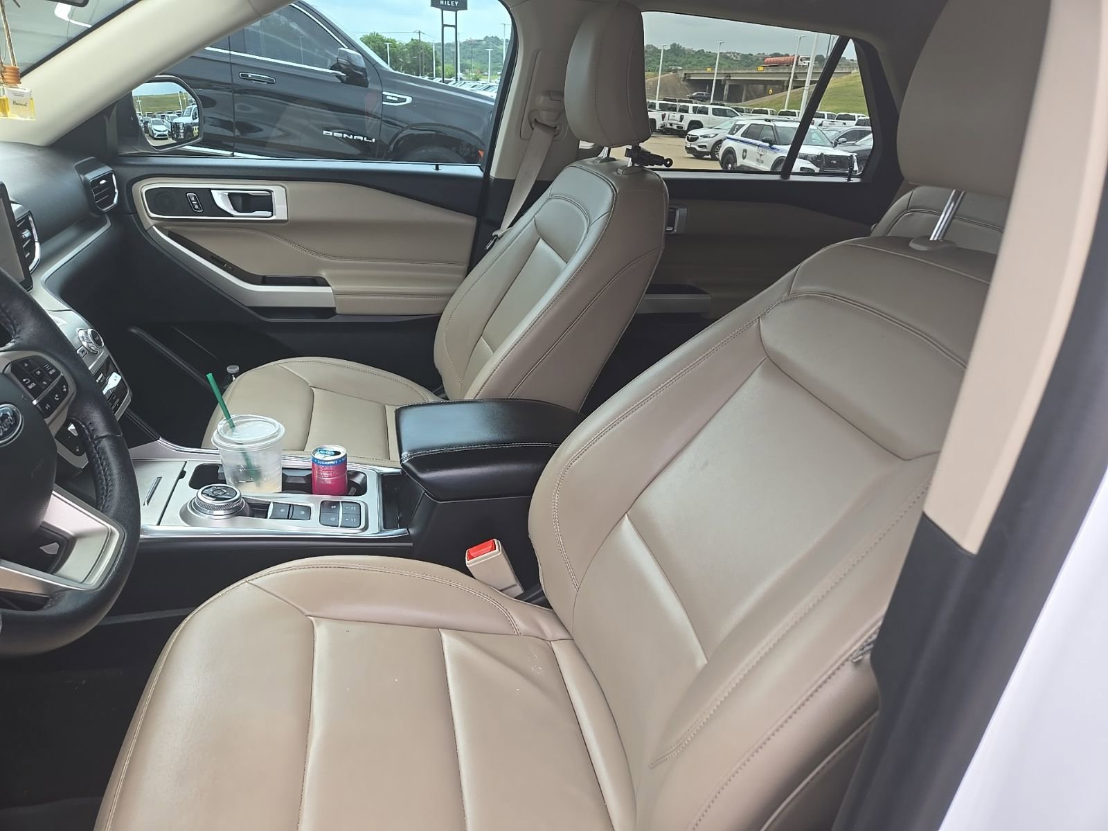 Used 2022 Ford Explorer XLT w/ Equipment Group 202A RWD image 17