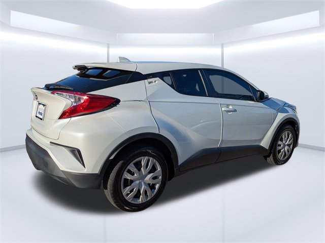 Used 2019 Toyota C-HR LE image 4