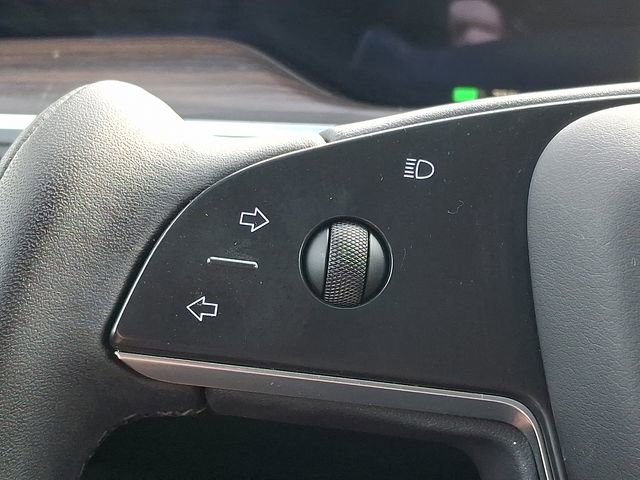 Used 2022 Tesla Model X image 23