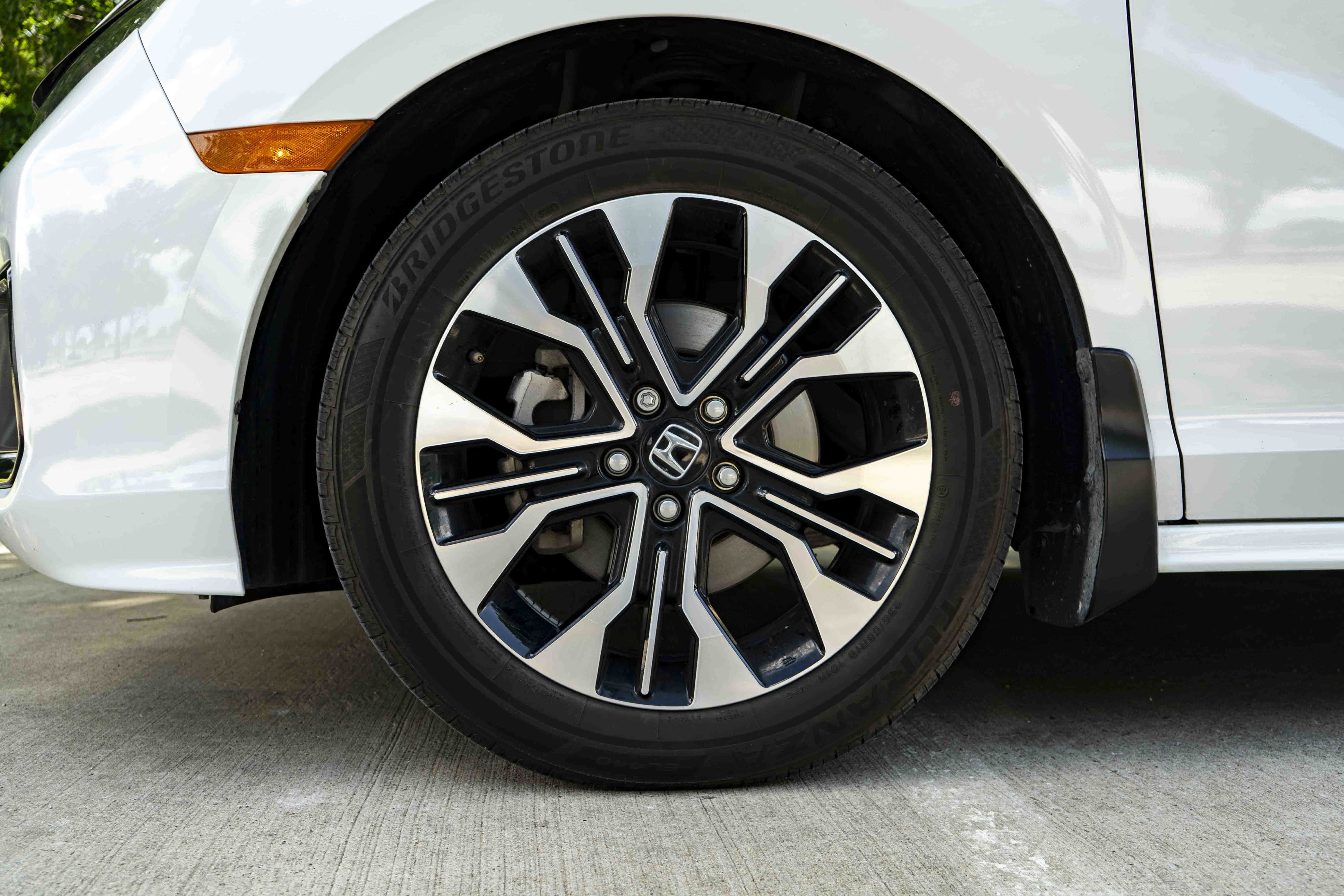Used 2025 Honda Odyssey Elite image 14